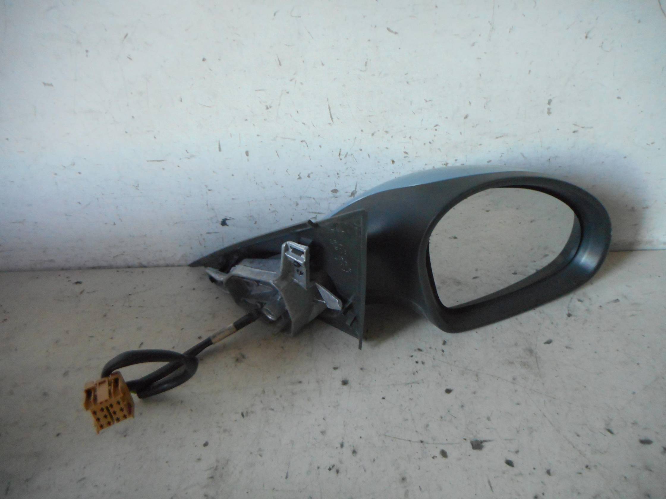 Retrovisore est. regolaz. elettr. dx.